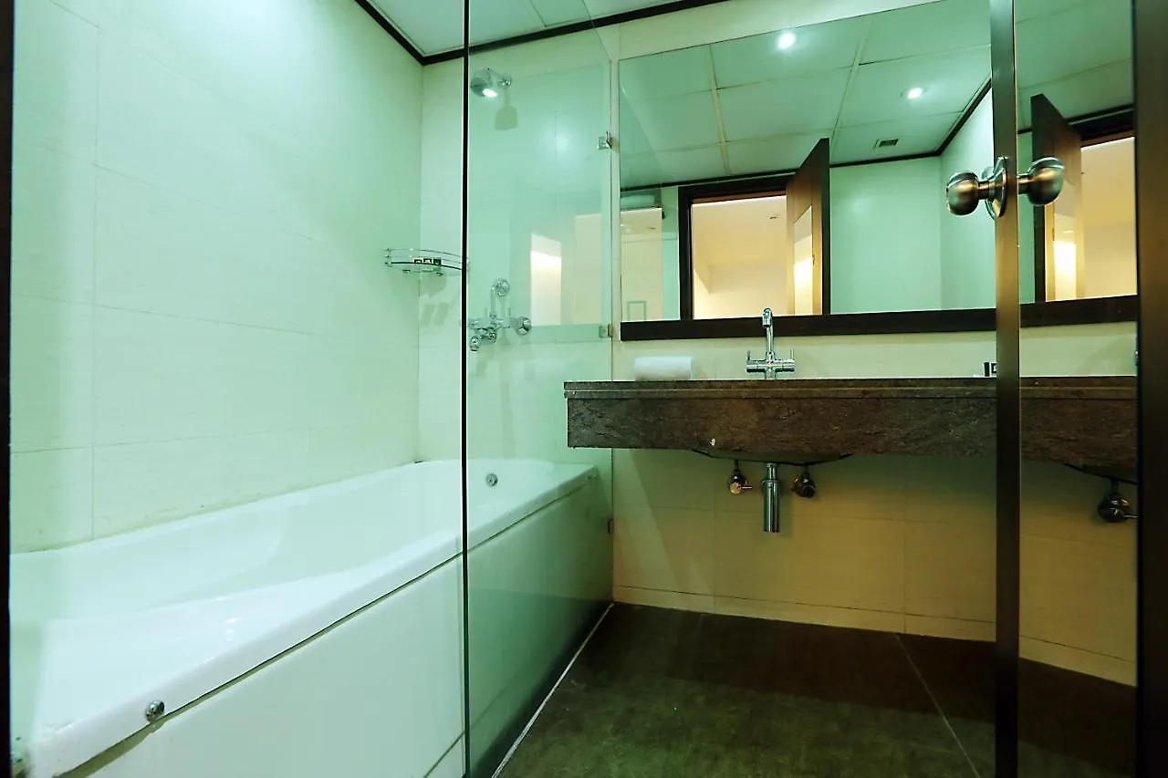 Hotel Arch Plaza - Near Yashobhoomi Convention Centre Dwarka Yeni Delhi Hindistan