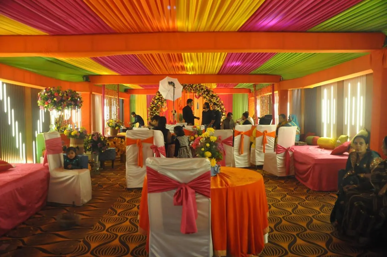 ****  Hotel Arch Plaza - Near Yashobhoomi Convention Centre Dwarka Yeni Delhi Hindistan